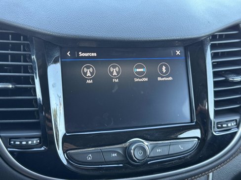 Used 2022 Chevrolet Trax LT w/ LT Convenience Package image 27