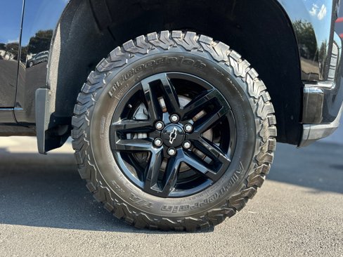Used 2020 Chevrolet Silverado 1500 LT Trail Boss w/ Midnight Edition image 11