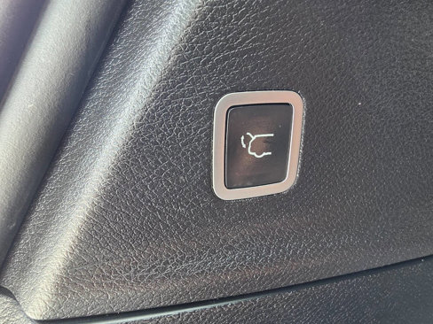 Used 2018 Chrysler Pacifica Limited w/ S Appearance Package image 34