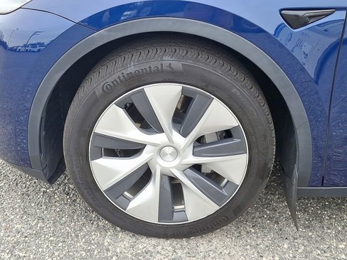 Used 2021 Tesla Model Y Long Range image 5