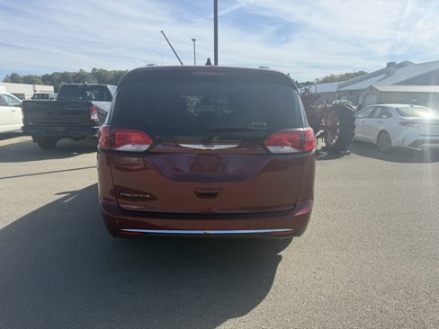 Used 2018 Chrysler Pacifica Touring-L Plus image 7