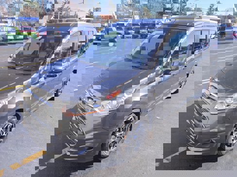 Used 2018 Ford Transit Connect Titanium image 2