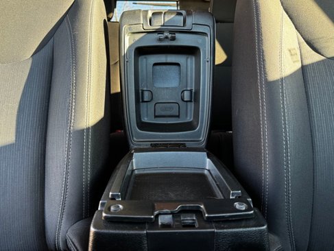 Used 2017 Jeep Wrangler Unlimited Sahara w/ Connectivity Group image 37