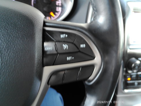 Used 2019 Jeep Grand Cherokee Laredo image 30