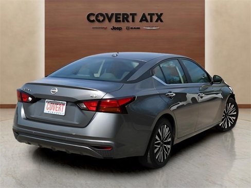 Used 2024 Nissan Altima 2.5 SV image 5