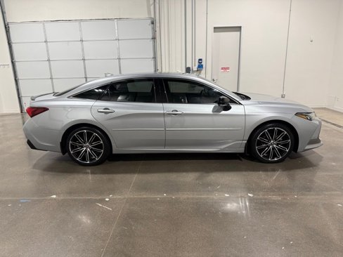 Used 2020 Toyota Avalon XSE image 4
