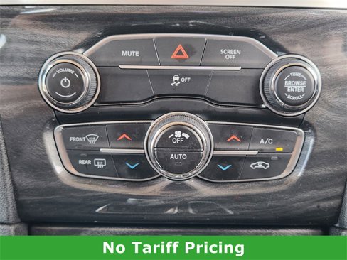 Used 2020 Chrysler 300 Touring w/ Sport Appearance Package image 18