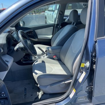 Used 2014 Toyota RAV4 EV image 4