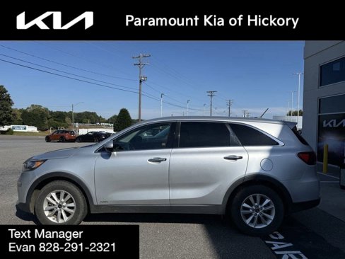 Used 2019 Kia Sorento LX image 4