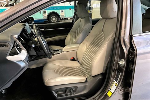 Used 2023 Toyota Camry SE image 10