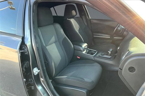 Used 2015 Dodge Charger SXT w/ Driver Confidence Group image 7