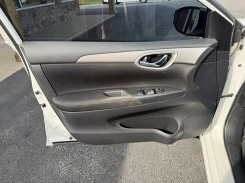 Used 2015 Nissan Sentra SV image 11