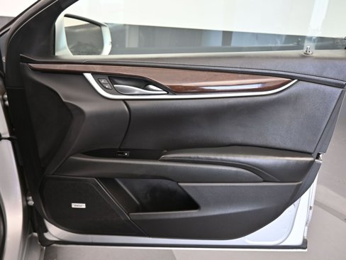 Used 2017 Cadillac XTS Luxury image 41