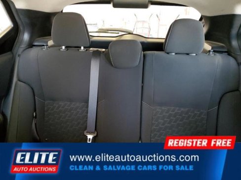 Used 2021 Nissan Kicks S image 20