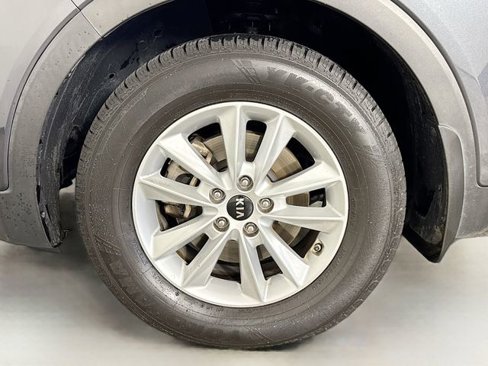 Used 2019 Kia Sorento LX image 31