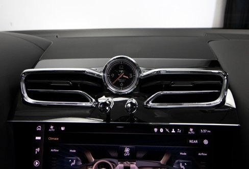 Used 2022 Bentley Bentayga image 26