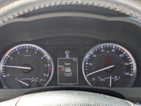 Used 2014 Toyota Highlander XLE image 10