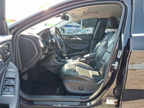 Used 2017 INFINITI QX30 Premium w/ Cargo Package image 14