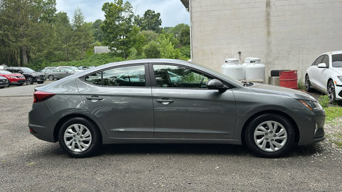 Used 2019 Hyundai Elantra SE image 2