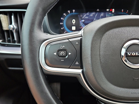 Used 2025 Volvo S60 B5 Core image 18