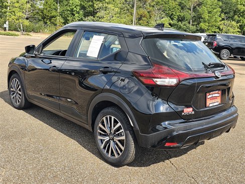 Used 2021 Nissan Kicks SV image 6