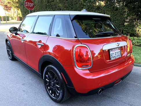 Used 2015 MINI Cooper 4-Door Hardtop image 5