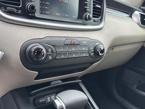 Used 2020 Kia Sorento LX image 22