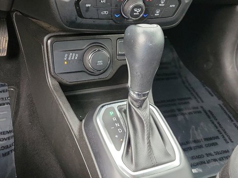 Used 2023 Jeep Renegade Latitude image 18