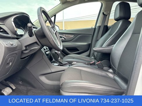Used 2022 Buick Encore Preferred image 18