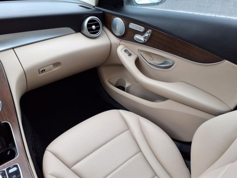 Used 2020 Mercedes-Benz C 300 4MATIC Sedan image 11