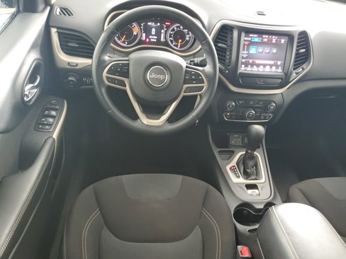 Used 2017 Jeep Cherokee Latitude image 14