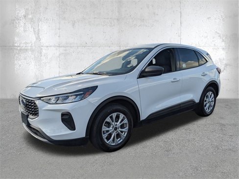 Used 2024 Ford Escape Active w/ Cold Weather Package image 8