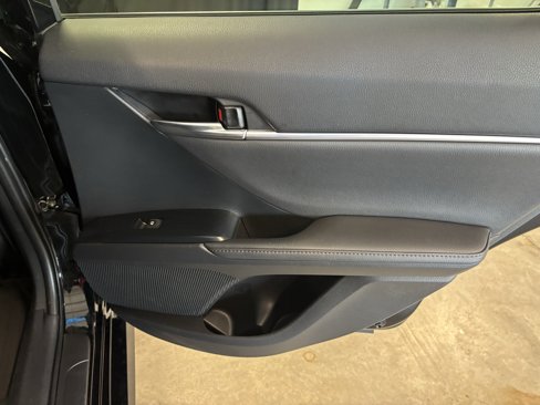 Certified 2020 Toyota Camry XLE image 35