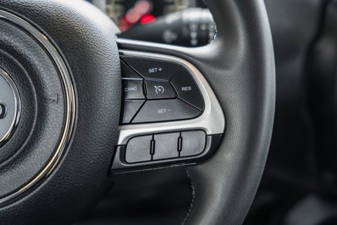 Used 2019 Jeep Renegade Latitude image 27