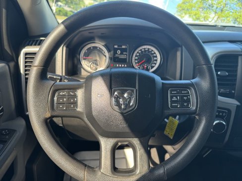 Used 2020 RAM 1500 Classic SLT image 11