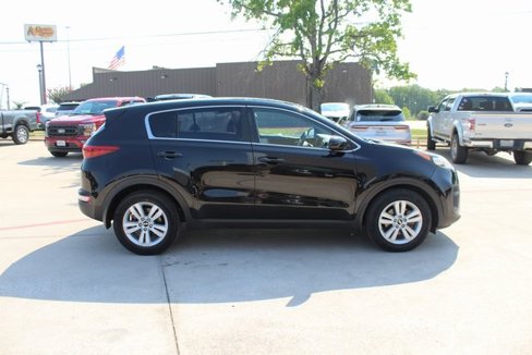 Used 2018 Kia Sportage LX image 4