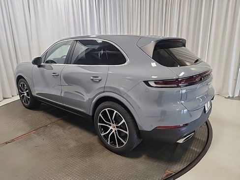 New 2025 Porsche Cayenne image 3