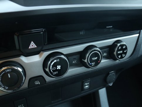 Used 2016 Toyota Tacoma SR image 23