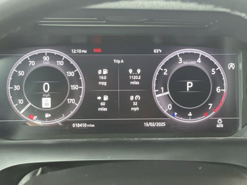 Used 2020 Land Rover Discovery Sport SE R-Dynamic image 11