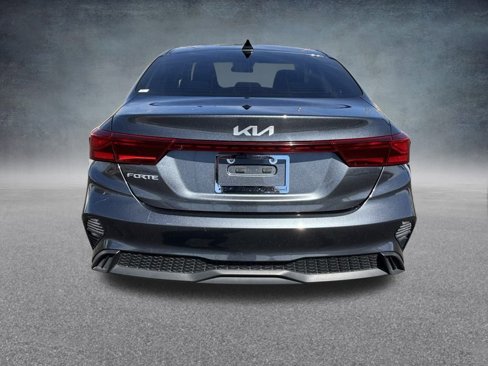 Used 2023 Kia Forte LXS image 7