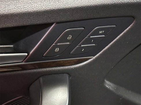 Used 2018 Audi Q5 2.0T Premium Plus w/ Premium Plus Package image 11