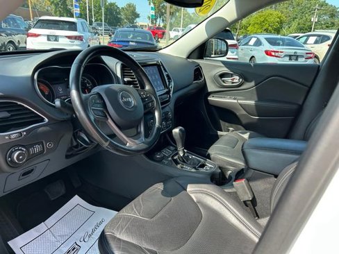 Used 2019 Jeep Cherokee Limited image 10