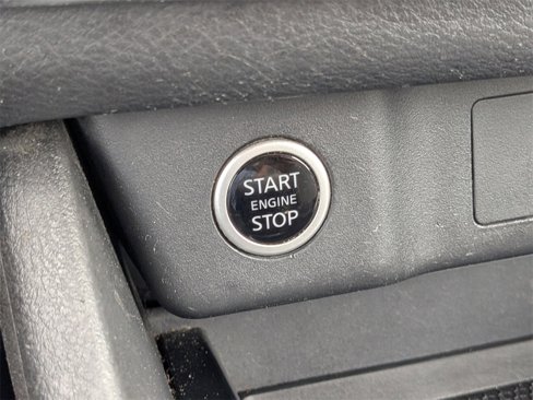 Used 2022 Nissan Rogue SV image 32