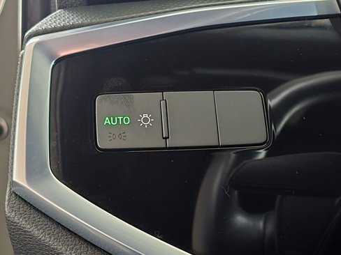 Used 2022 Audi Q3 2.0T Premium w/ Convenience Package image 39