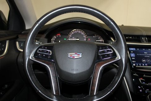 Used 2018 Cadillac XTS Luxury image 18