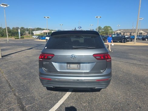 Used 2020 Volkswagen Tiguan SE image 4