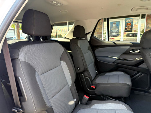 Used 2020 Chevrolet Traverse LT image 22