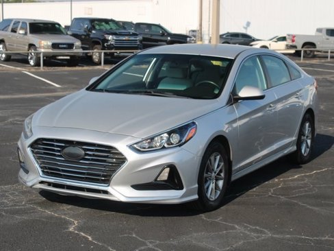Used 2018 Hyundai Sonata SE image 2