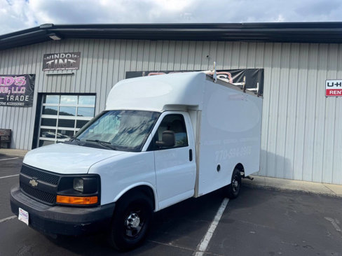 Used 2013 Chevrolet Express 3500 image 2