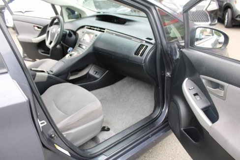 Used 2014 Toyota Prius Plug-In Hybrid image 19